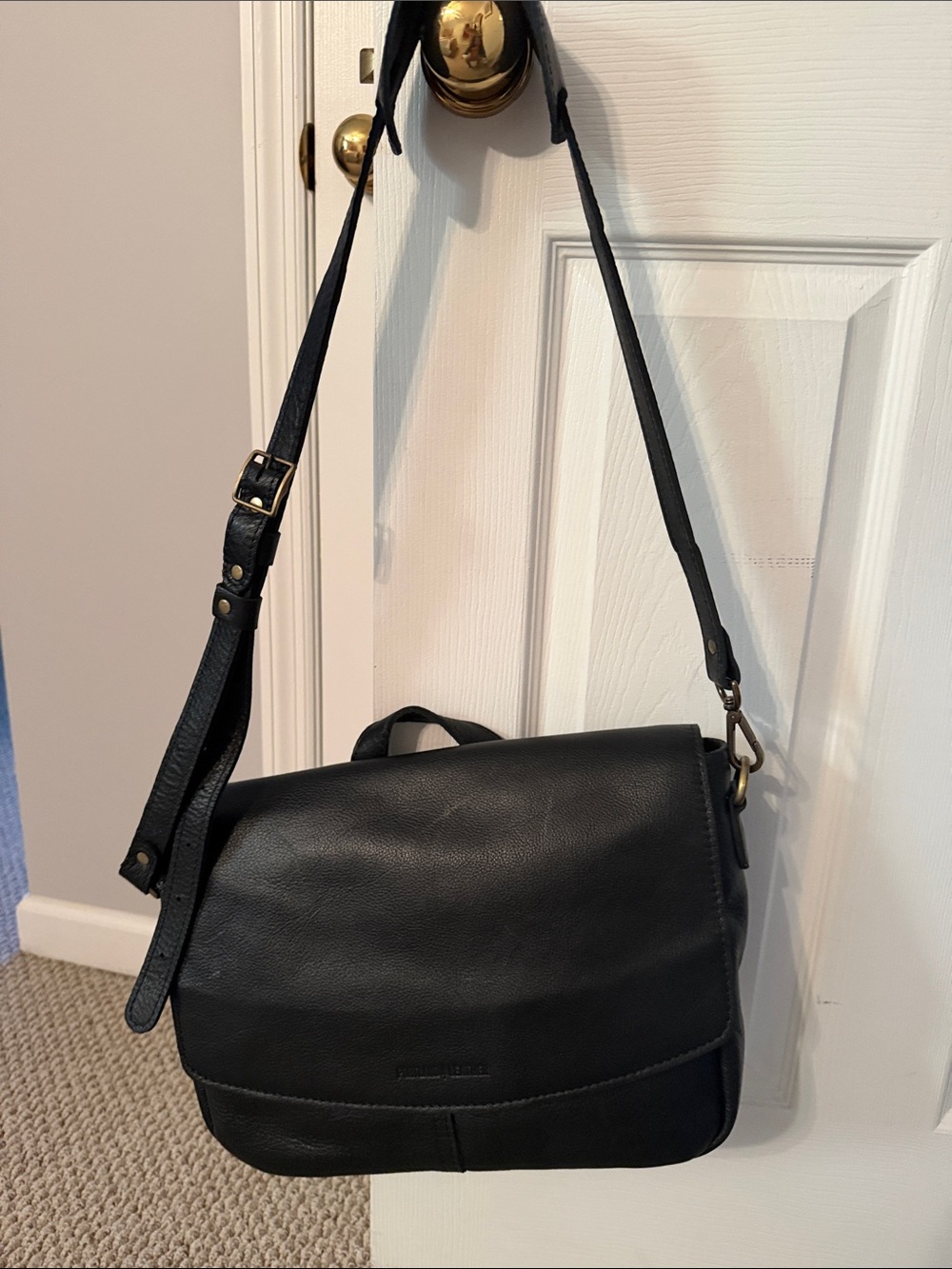 Portland Leather Black Pebble Grain Leather Messenger Bag with Adjustable Strap - Picture 3 of 16